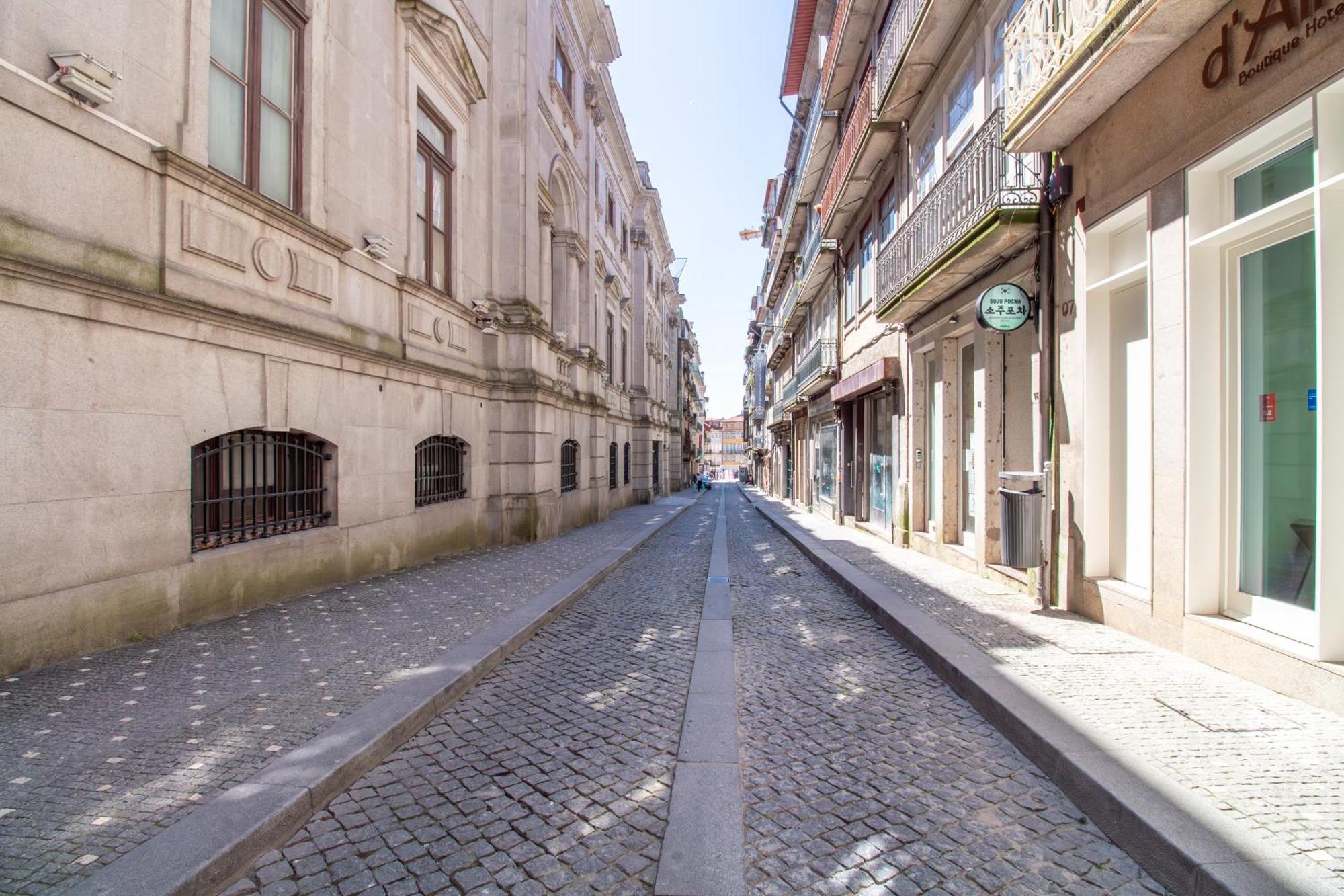 Lovelystay - Dirk Apartment - Almada 4º F Porto Zewnętrze zdjęcie